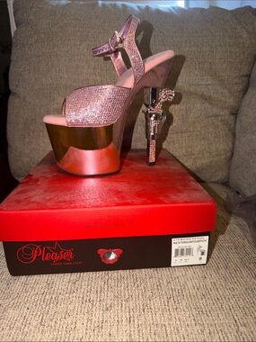 BNIB SOLD OUT Sz 8Pleaser Pink Crystal Platform Sandals with Rhinestone Gun Heel